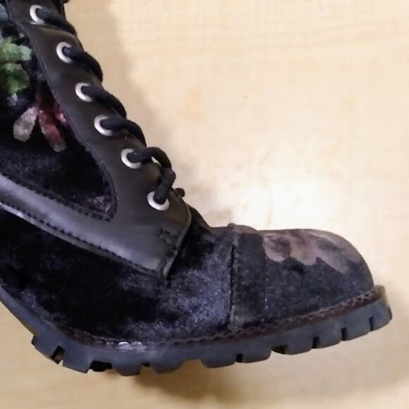 AMANDA WMS 7.5 Black Floral Zip Up Ankle Boots - Picture 13 of 17